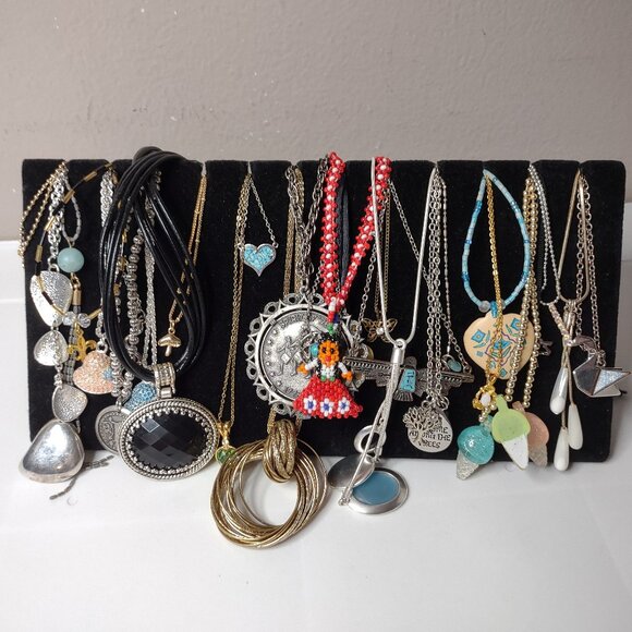 Lot Of Over 30 Pendant Necklaces - Picture 1 of 16